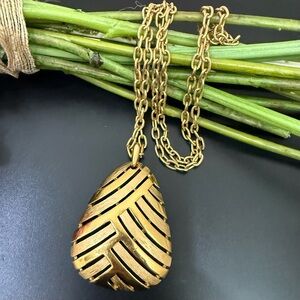 Vintage TRIFARI Brushed & Shiny Gold Tone Large Teardrop Pendant 28” Necklace